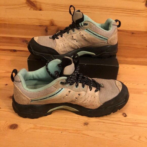 NIKE Women's Winter Hiking Boots waterproof leather ACG Lug Sole - Picture 11 of 12